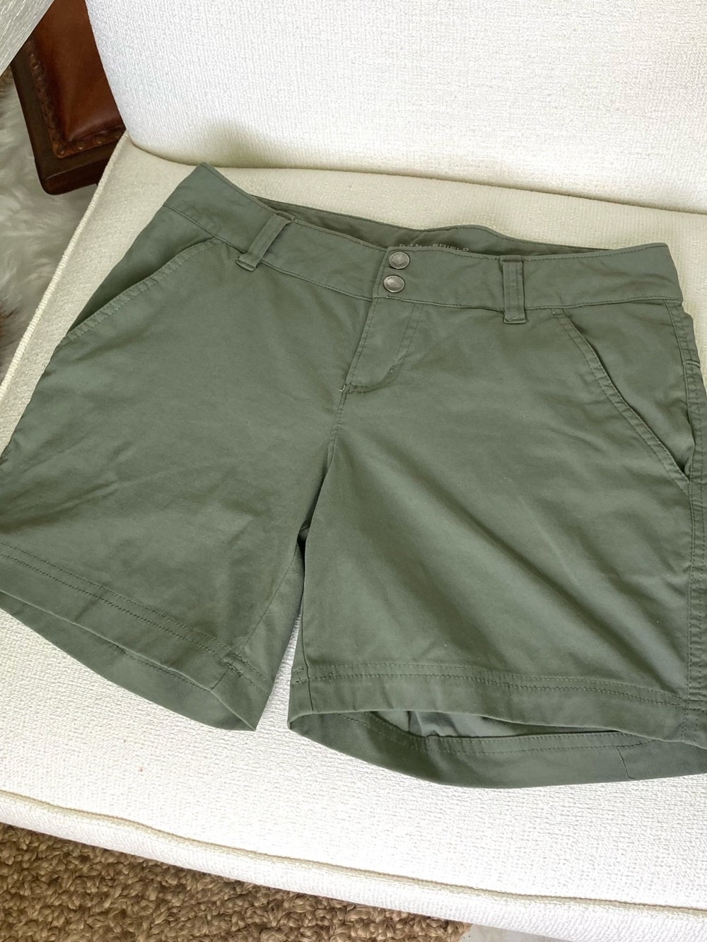 Columbia Olive Green Women's Outdoor Shorts